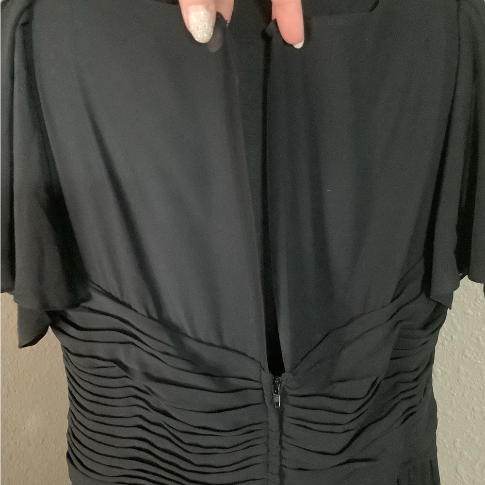 Elegant Black Women's Dress - Picture 4 of 6